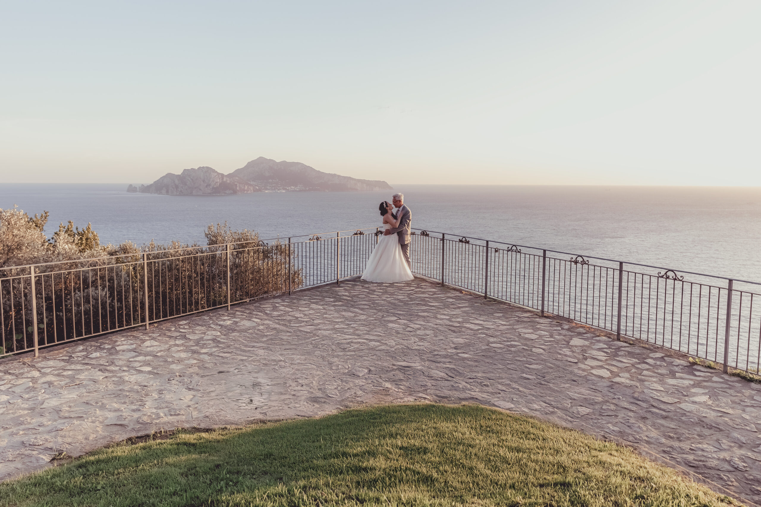 #destinationweddingphotographerromeitaly #weddingday #weddingromeitaly #weddingplannerrome #weddinginspiration